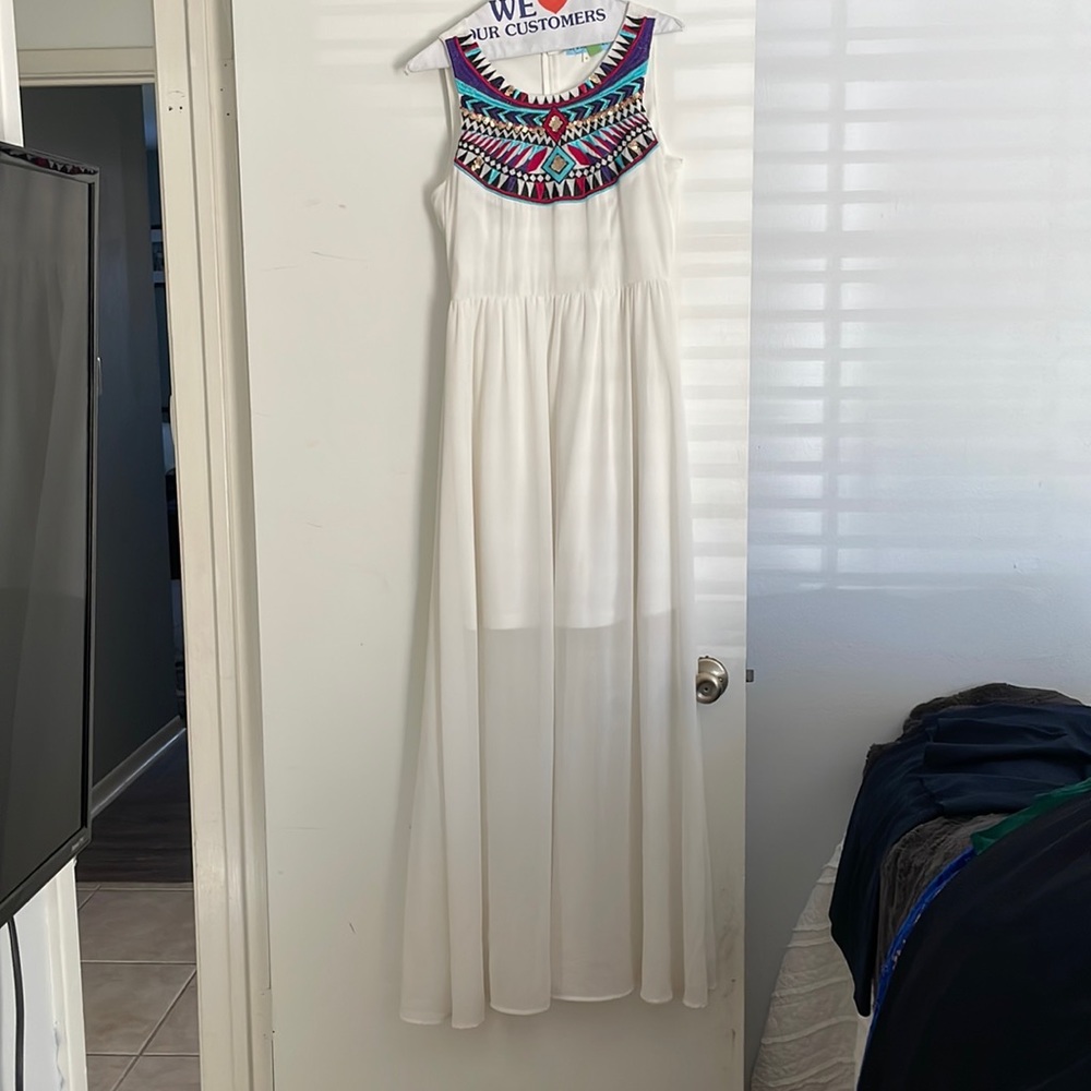 Medium white maxi dress